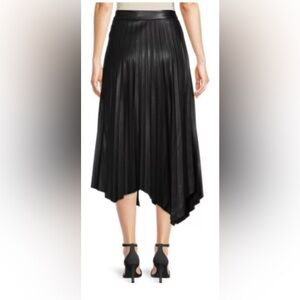 NWT ELIE TAHARI ​Black Faux Leather Pleated Asymmetrical Skirt Size 8